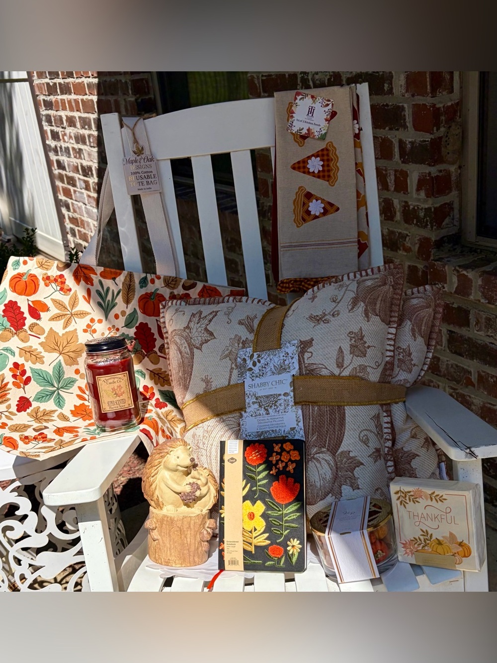NWT THANKSGIVING and AUTUMN BUNDLE
ITEMS TOTAL 11 Before related gifts🧡🍂🤎🍁